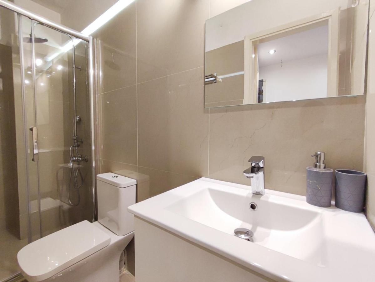 Avli Apartment Атина Екстериор снимка
