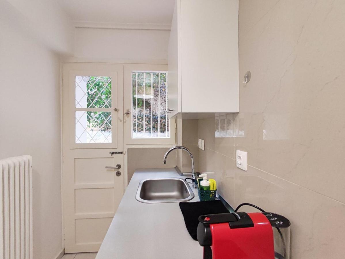 Avli Apartment Атина Екстериор снимка